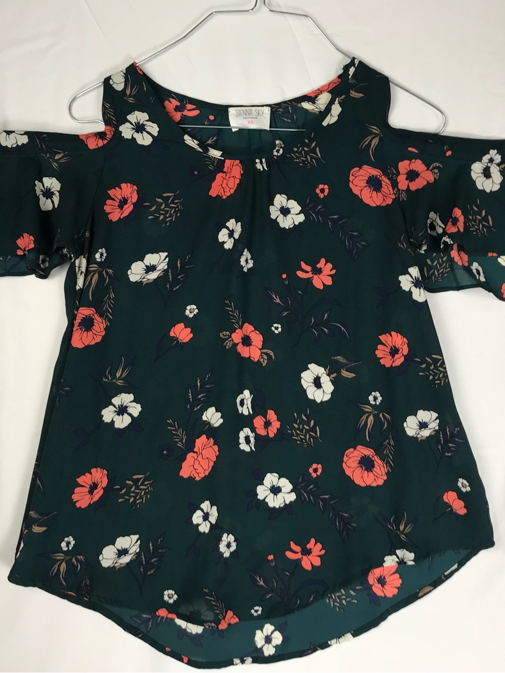 Sienna Sky Emerald Floral Cold-Shoulder Blouse with Coral &‎ White Flowers